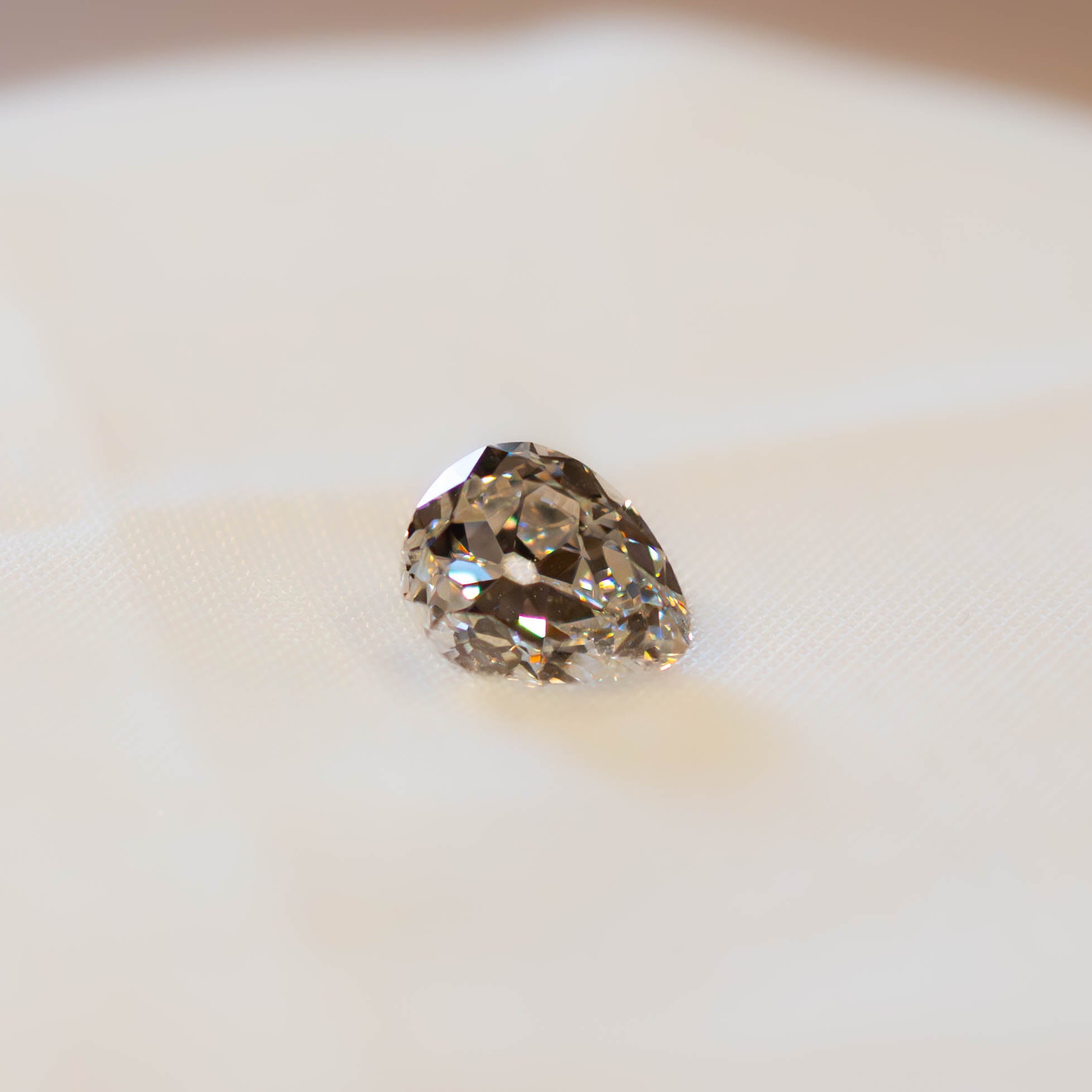 2.01 Heritage Lab Antique Style Pear